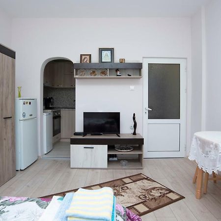 Lynn'S Oasis-Ocean Touch In Core Downtown Appartement Burgas Stad Buitenkant foto