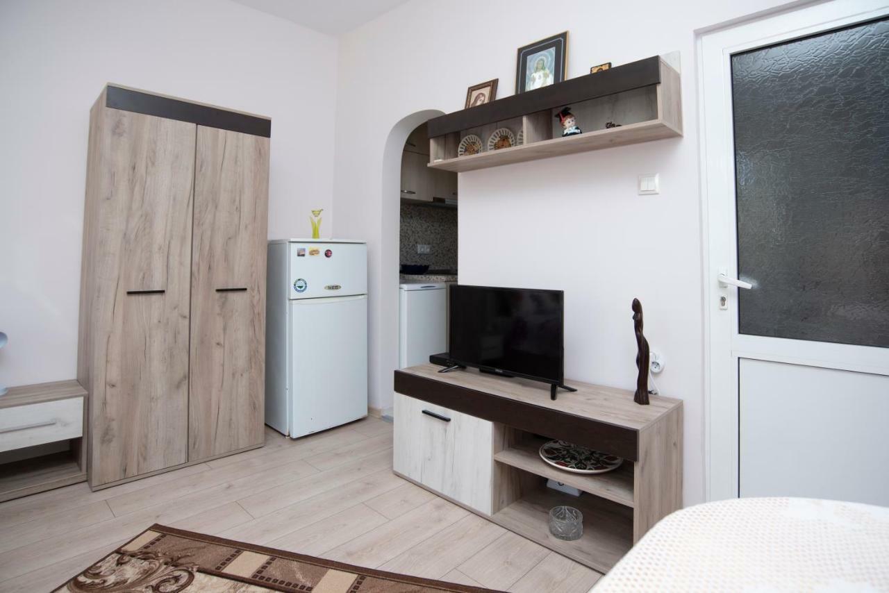 Lynn'S Oasis-Ocean Touch In Core Downtown Appartement Burgas Stad Buitenkant foto