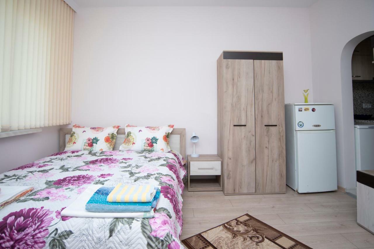 Lynn'S Oasis-Ocean Touch In Core Downtown Appartement Burgas Stad Buitenkant foto