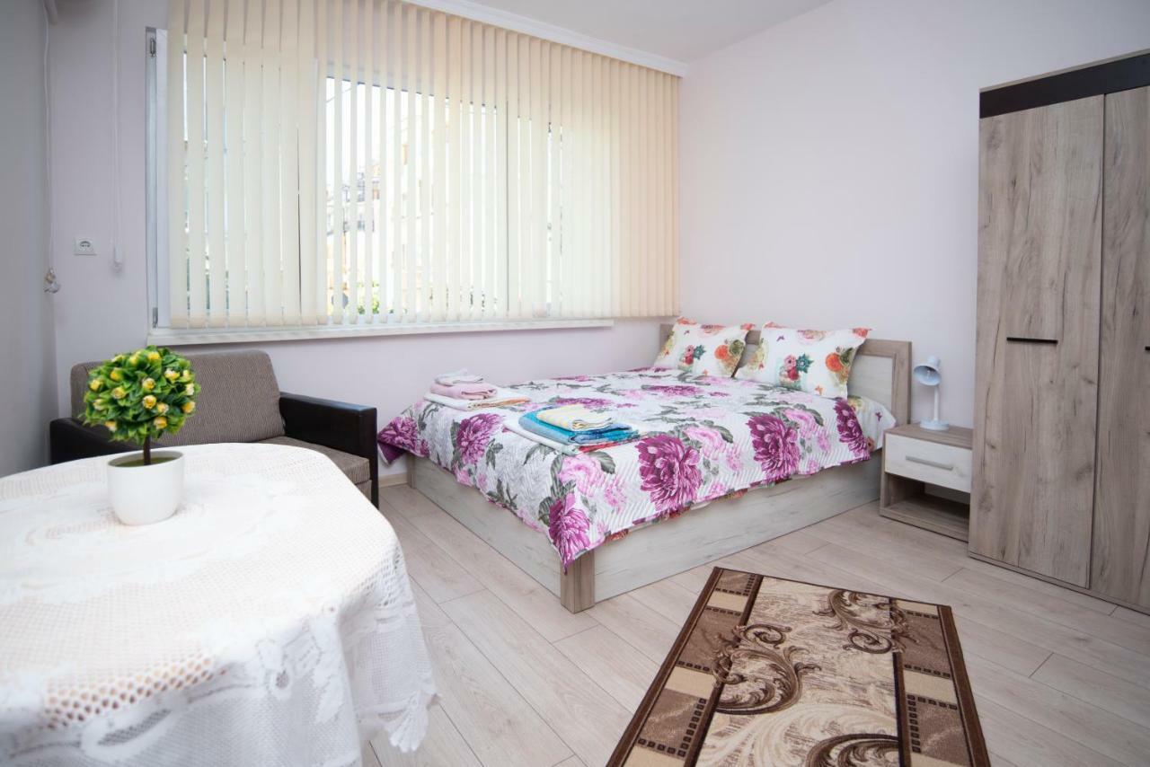 Lynn'S Oasis-Ocean Touch In Core Downtown Appartement Burgas Stad Buitenkant foto